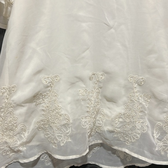 BKE Boutique Boho Top S Beaded Embroidered Flare Sleeve Sheer Cream Floral Y2K - Picture 5 of 13
